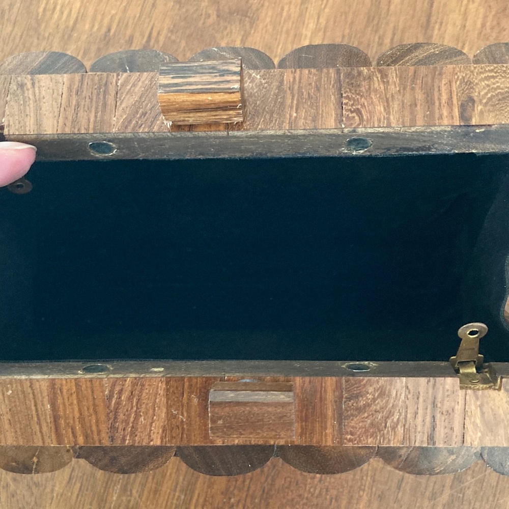 Unique Wooden Clutch w/detachable Chain strap - Picture 2 of 8